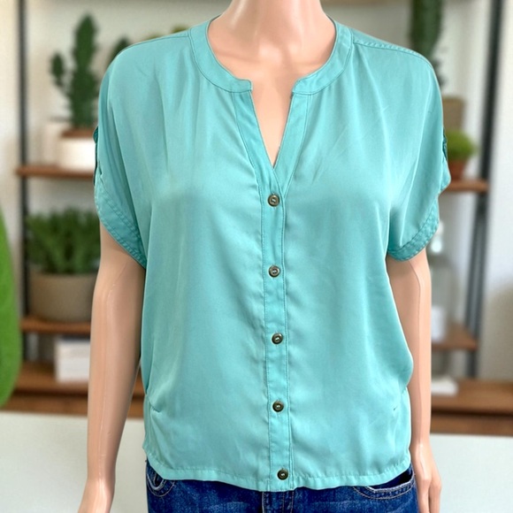 Xhilaration Seafoam Green Cold Shoulder Short Sleeve Top - Picture 10 of 16